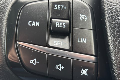 Ford Transit Custom 320 L1 Trend 130 ps Panel Van - Air Con / Twin Side Loading Doors 34