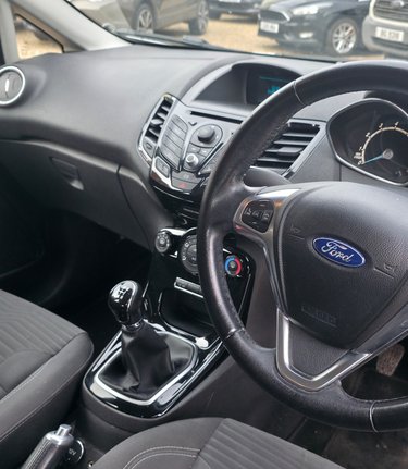 Ford Fiesta 1.0 T ZETEC FULL SERVICE HISTORY! 6 SERVICES! JUST £20 ROAD TAX! 3