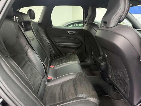 Volvo XC60 2.0 D4 R-Design Pro SUV 5dr Diesel Auto AWD Euro 6 (s/s) (190 ps) 39
