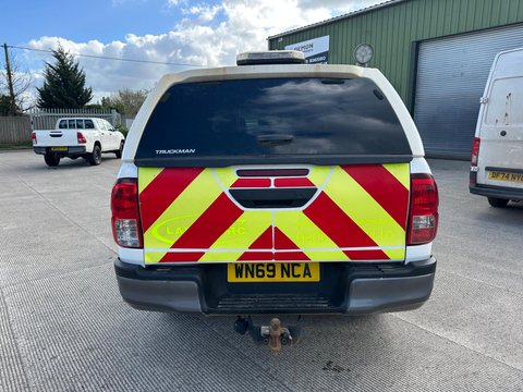 Toyota Hilux ACTIVE 4WD D-4D DCB 6