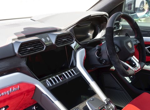 Lamborghini Urus 17