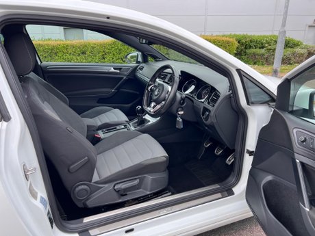 Volkswagen Golf 1.4 TSI BlueMotion Tech ACT R-Line Euro 6 (s/s) 3dr 17