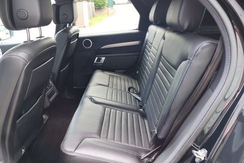 Land Rover Discovery 2023 R-DYNAMIC SE MHEV rear seat conversion deployable side steps  21