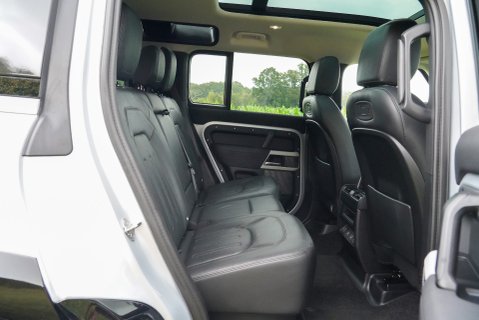 Land Rover Defender 110 3.0 D250 XS EDITION 11