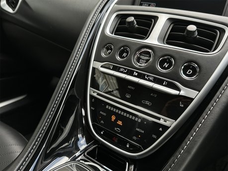 Aston Martin DB11 V12 66