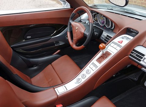 Porsche Carrera GT 32