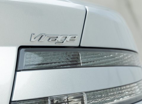 Aston Martin Virage 22