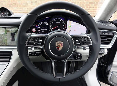 Porsche Panamera Turbo 7