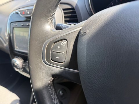 Renault Captur 0.9 TCe ENERGY Dynamique Nav SUV 5dr Petrol Manual Euro 6 21