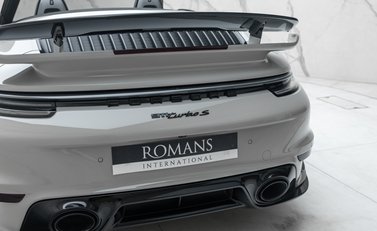 Porsche 911 Turbo S Cabriolet (992) 40