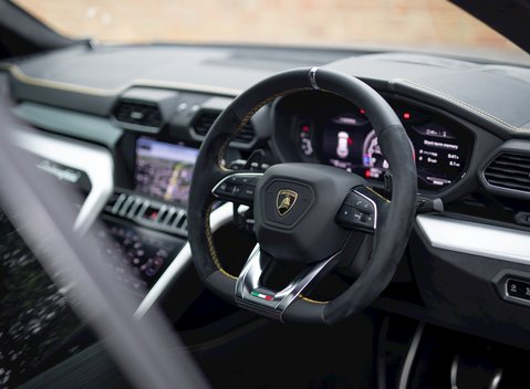Lamborghini Urus 11