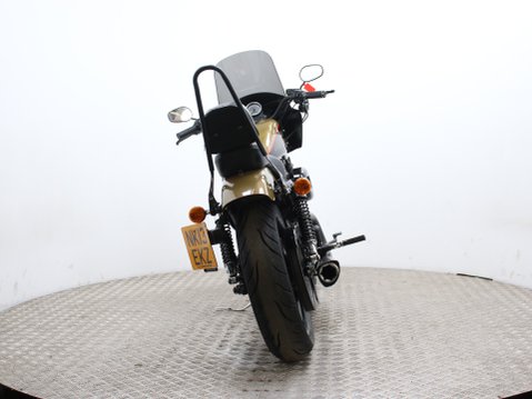Harley-Davidson Sportster IRON 883 XL N 13 5