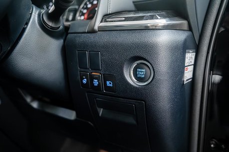 Toyota Alphard 2.5 MPV 2.5 SUV Automatic Petrol 45