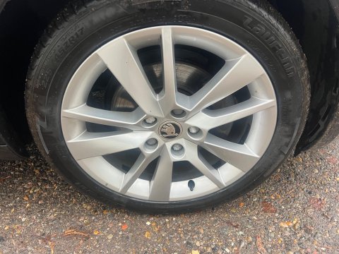 Skoda Octavia SE L TSI DSG 17