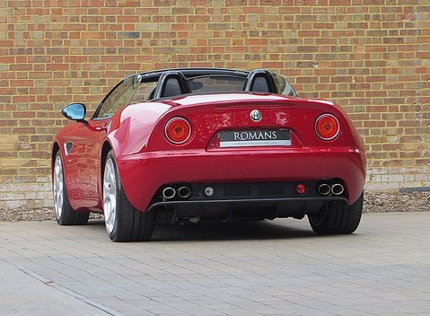 Alfa Romeo 8C Spider 7