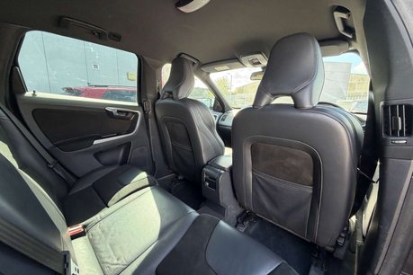 Volvo XC60 2.4 XC60 R-Design Nav D4 AWD 4WD 5dr 35