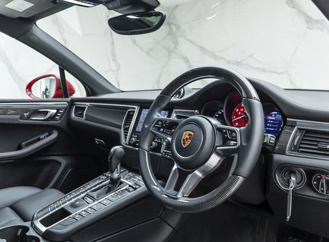 Porsche Macan GTS 9