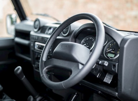 Land Rover Defender 90 XS 11