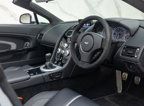 Aston Martin V12 Vantage S ROADSTER 17