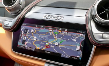 Ferrari GTC4 Lusso 28