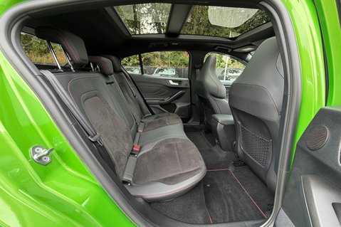 Ford Focus ST -PAN ROOF -PARKING/PERFORMANCE/ASSIST PACKS -HUD -B&O - MEAN GREEN 17