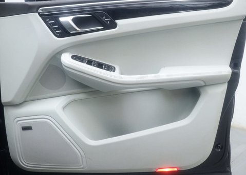 Porsche Macan 3.0 Macan S Semi-Auto 4WD 5dr 54