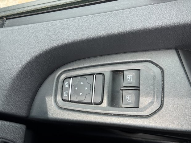 Renault Trafic SWB L1H1 [SOLD MM] Low Roof Advance LL31 Air Con Sensors EURO 6 19
