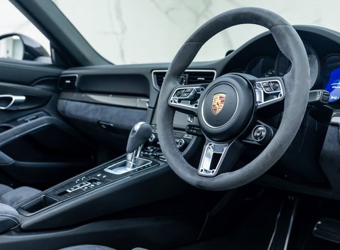 Porsche 911 Carrera GTS CABRIOLET (991.2) 13