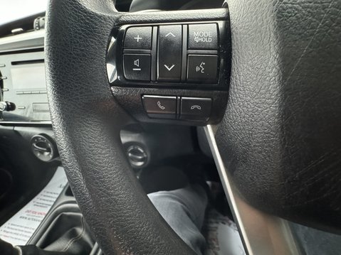 Toyota Hilux Active | 2.4 LT | Double Cab | Tow Bar | Camera | Air Con | 20