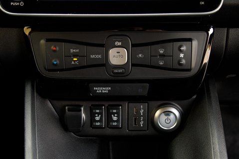 Nissan LEAF TEKNA 36