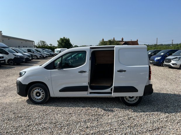 Vauxhall Combo SWB L1H1 Low Roof Category S Prime Air Con Sensors EURO 6 NO VAT 11