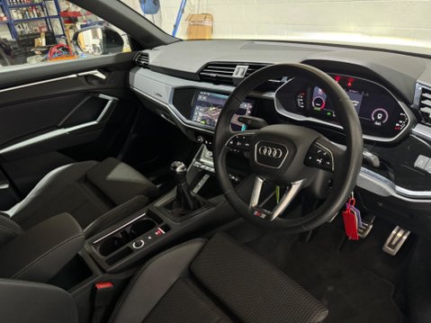 Audi Q3 1.5 TFSI CoD 35 S line Euro 6 (s/s) 5dr 37