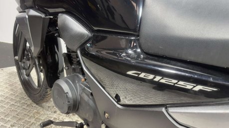 Honda CB 2021 17k NEW MOT GREAT CONDITION 125CC LEARNER BIKE CBF125 25