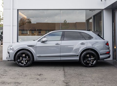 Bentley Bentayga V8 AZURE 3