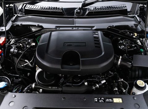 Land Rover Defender SE 31