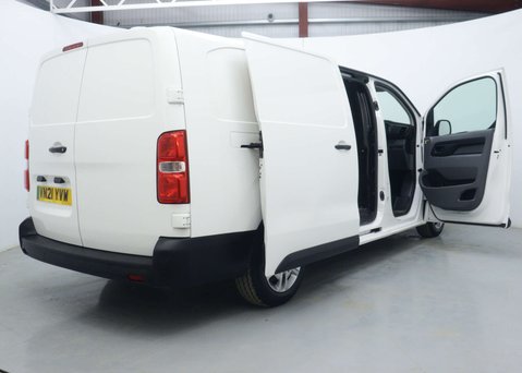 Vauxhall Vivaro 3100 75kWh Dynamic Panel Van 5dr Electric Auto L2 H1 (136 ps) 49