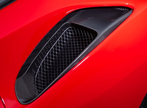 Ferrari 488 Pista 36