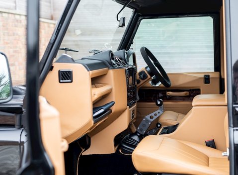 Land Rover Defender 90 XS Bowler 14