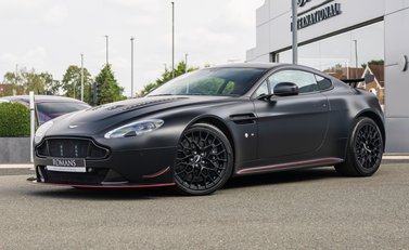Aston Martin V12 Vantage S 4
