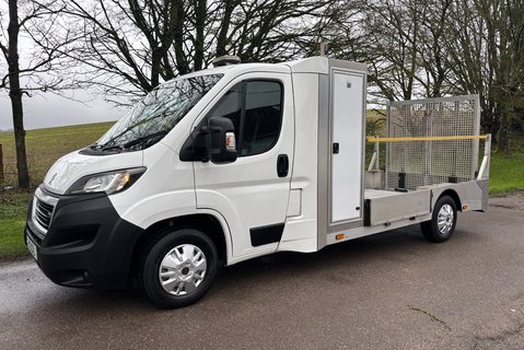 Peugeot Boxer 165ps BlueHDi 335 Drop & Go Low Floor Traffic Management - Toolbox 1