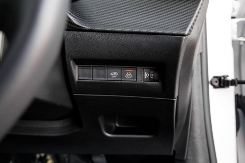 Peugeot 208 PURETECH ACTIVE PREMIUM PLUS S/S 15