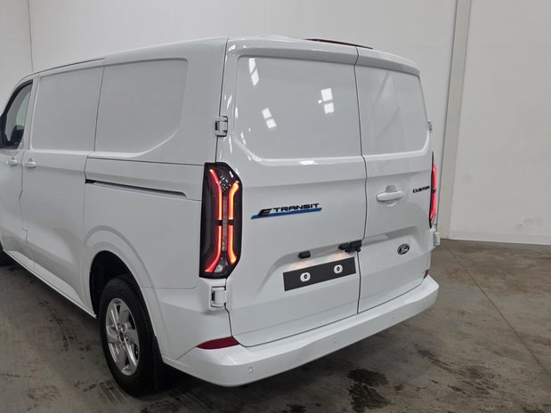 Ford Transit Custom 320L1 Limited 65kwh 100kw/136ps *ELECTRIC-NEW* 11