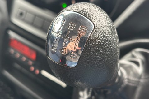 Iveco Daily 70C18D Crew Cab Dropside with Hiab X-Hiduo 062 Crane 38