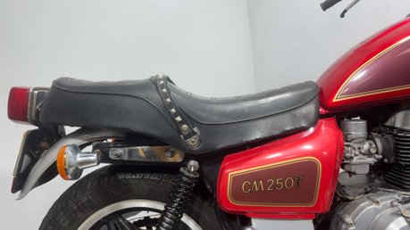 Honda CM 1981 GOOD RUNNING CLASSIC 250CC TWIN CRUISER BIKE PROJECT BIKE 32