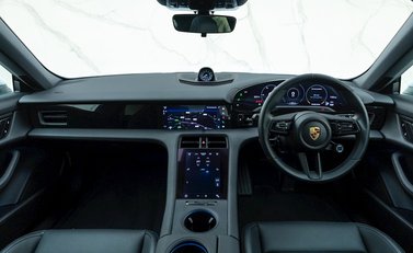 Porsche Taycan 4S 16