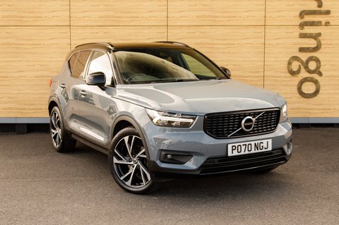 Volvo XC40 B4 R-DESIGN PRO AWD MHEV 1