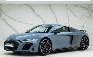 Audi R8 V10 Performance Carbon Black 6