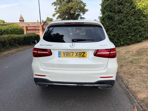 Mercedes-Benz GLC 3.0 GLC350d V6 AMG Line (Premium Plus) G-Tronic 4MATIC Euro 6 (s/s) 5dr 3