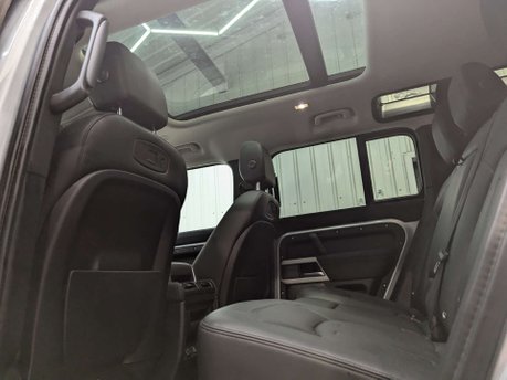 Land Rover Defender 3.0 Defender SE D MHEV Auto 4WD 5dr 68