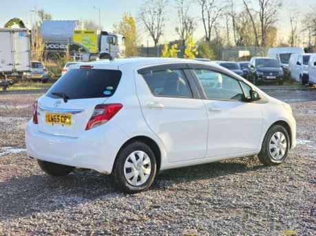 Toyota Yaris 1.33 Dual VVT-i Design Hatchback 5dr Petrol Multidrive S Euro 6 (99 ps) 57